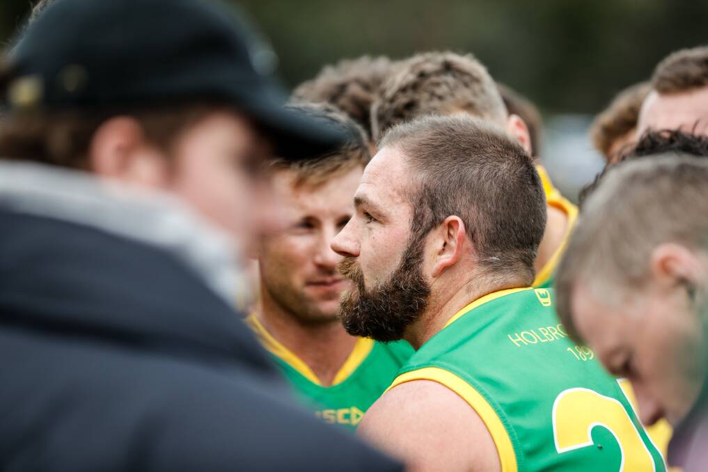 Matt Sharp gets his message across in the huddle. Picture by James Wiltshire