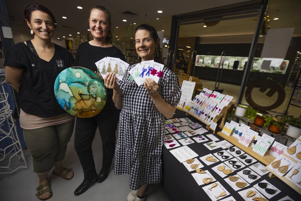 Kerrie Grant, Bec Hay and Corrie Pierce hope Border residents 'shop local' this Christmas. Picture by Ash Smith