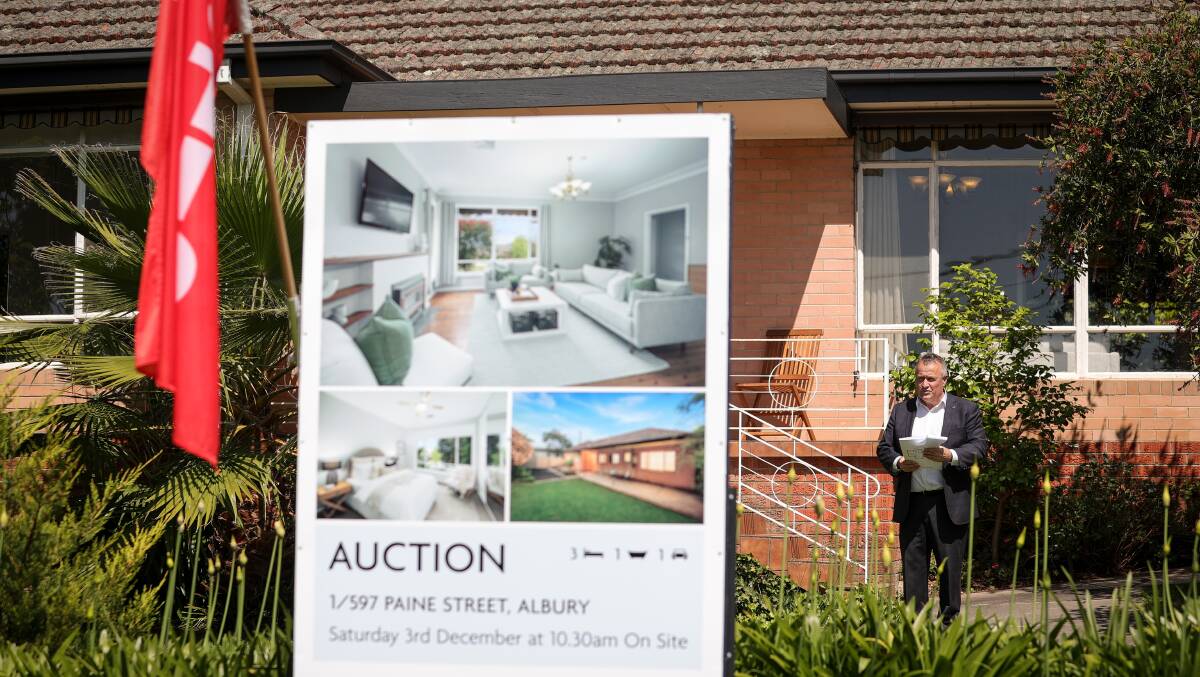 Golden silence no comfort for seller as Albury home passes in at $575k