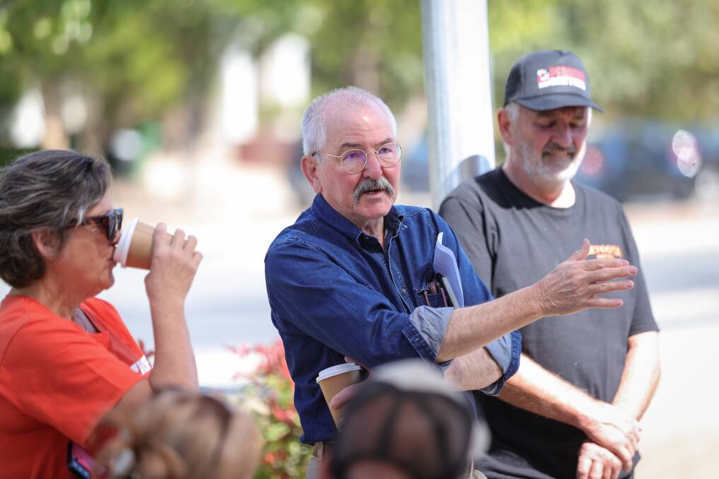 Mayor Ron Mildren makes a point at the Killara residents meeting on Saturday. Picture by James Wiltshire