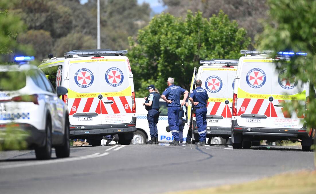 Police and ambulances are seen on Hartigan Street, Thurgoona, at 3.45pm on November 2. Picture by Mark Jesser