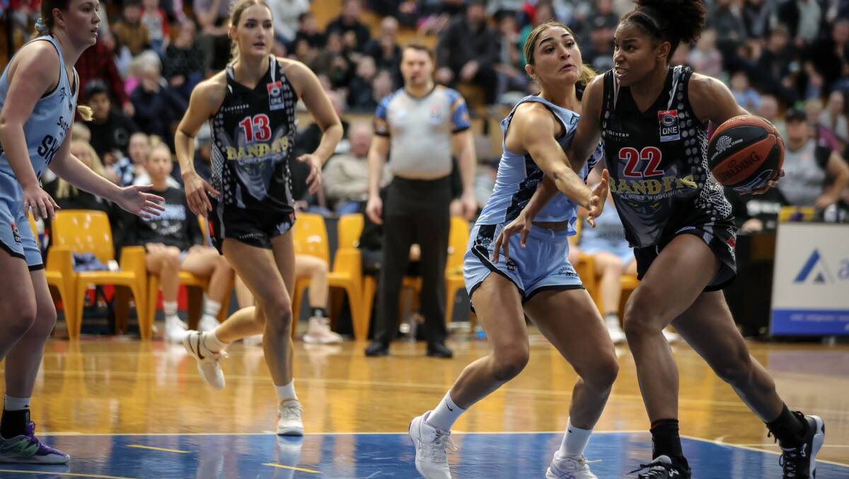 Malury Bates was a star for the Bandits but the side fell six points short against fifth-placed Sutherland. The Bandits sported specially-designed shirts for the NBL1's First Nations Round. Pictures by James Wiltshire