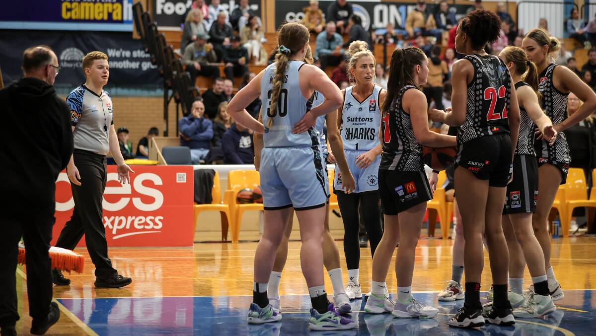 Lauren Nicholson (centre, number-one) shot 39 points for the Sharks after being part of the Australian Opals side that made the semi-finals of the Asia Cup last week.