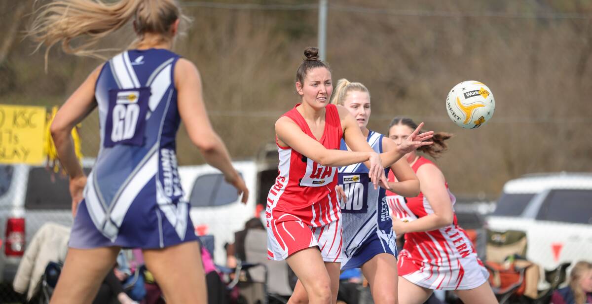Chiltern's Georgia Thomas passes the ball during the Swans' elimination final against Mitta United. Picture by James Wiltshire
