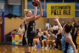 Lauren Jackson in action for the Albury-Wodonga Bandits against Sutherland earlier this season. File picture
