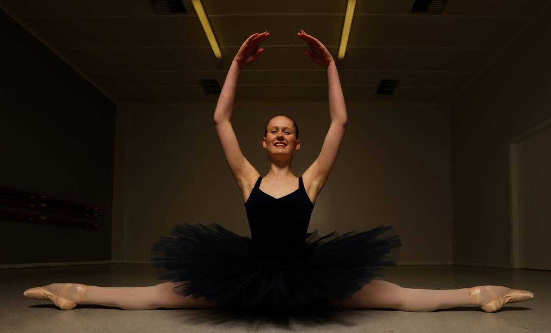 Albury's prima ballerina: Beth Docker will be moving to Paris. She will study at Paris Marais Dance School. Picture: MARK JESSER 