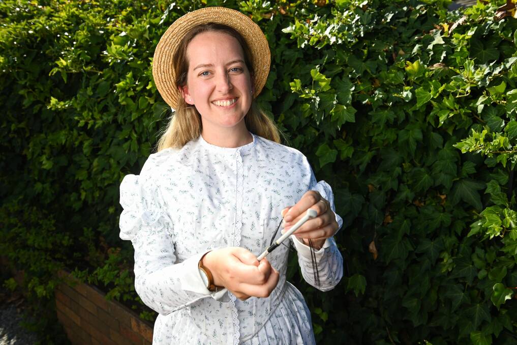  Hollie Barclay, who has a Masters in history, became fascinated with Victorian hair work and also dabbles in dress-making, cross-stitch and other parlour crafts.