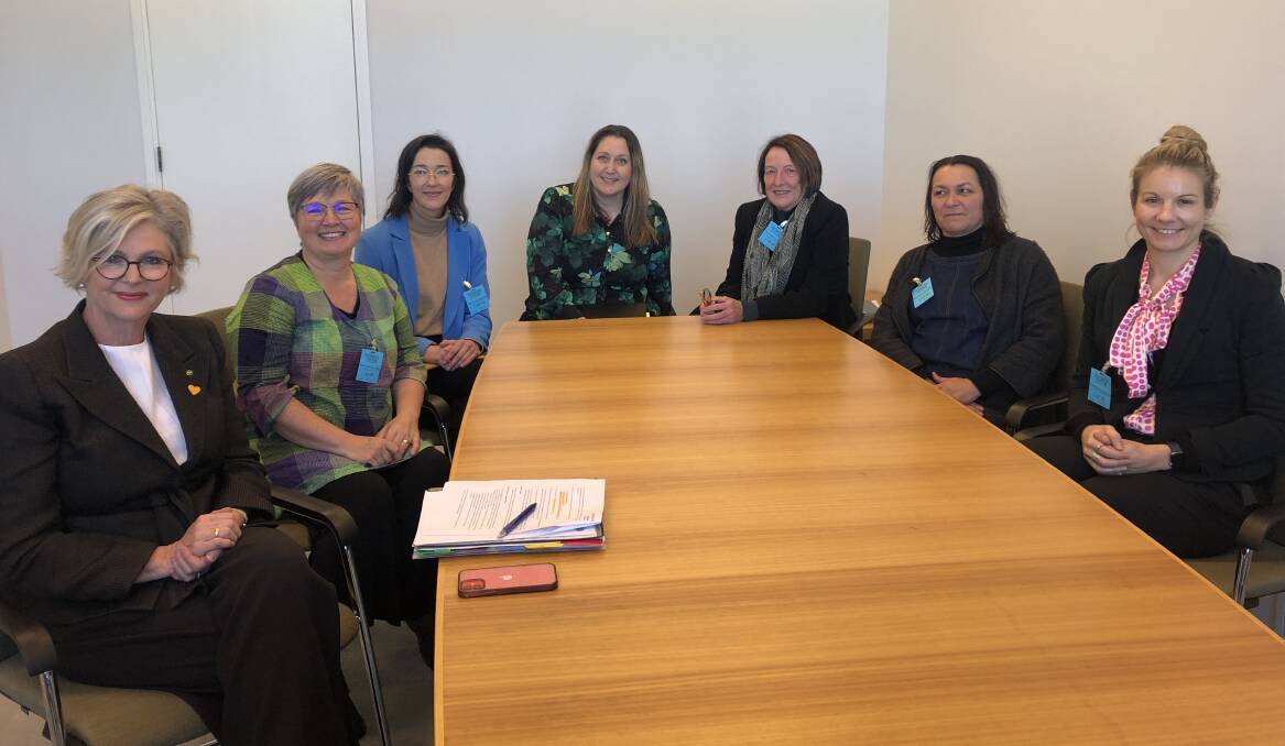 Indi MP Helen Haines with psychologist Kim Haebich, dietitian Courtney Nelson, rural and regional health assistant minister Emma McBride, Gateway's Leigh Rhode, AWH's Winnie McCulloch and Gateway's Isabel Paton.