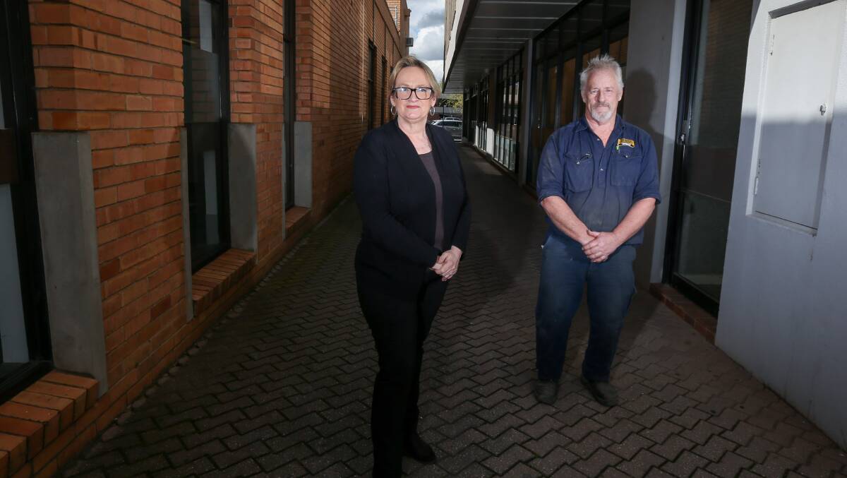Wodonga councillors Libby Hall and Danny Chamberlain have recommitted to fighting for a new hospital for the Twin Cities with the former noting Victoria's call for more homes in her city without backing a fresh medical hub.