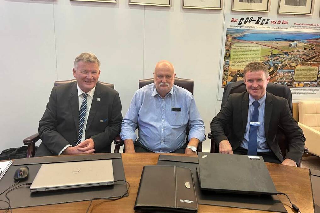 Federation Council mayor Pat Bourke with Steve Carmichael and Adrian Butler at Urana on Tuesday morning after the engineering chief's retirement was announced. 