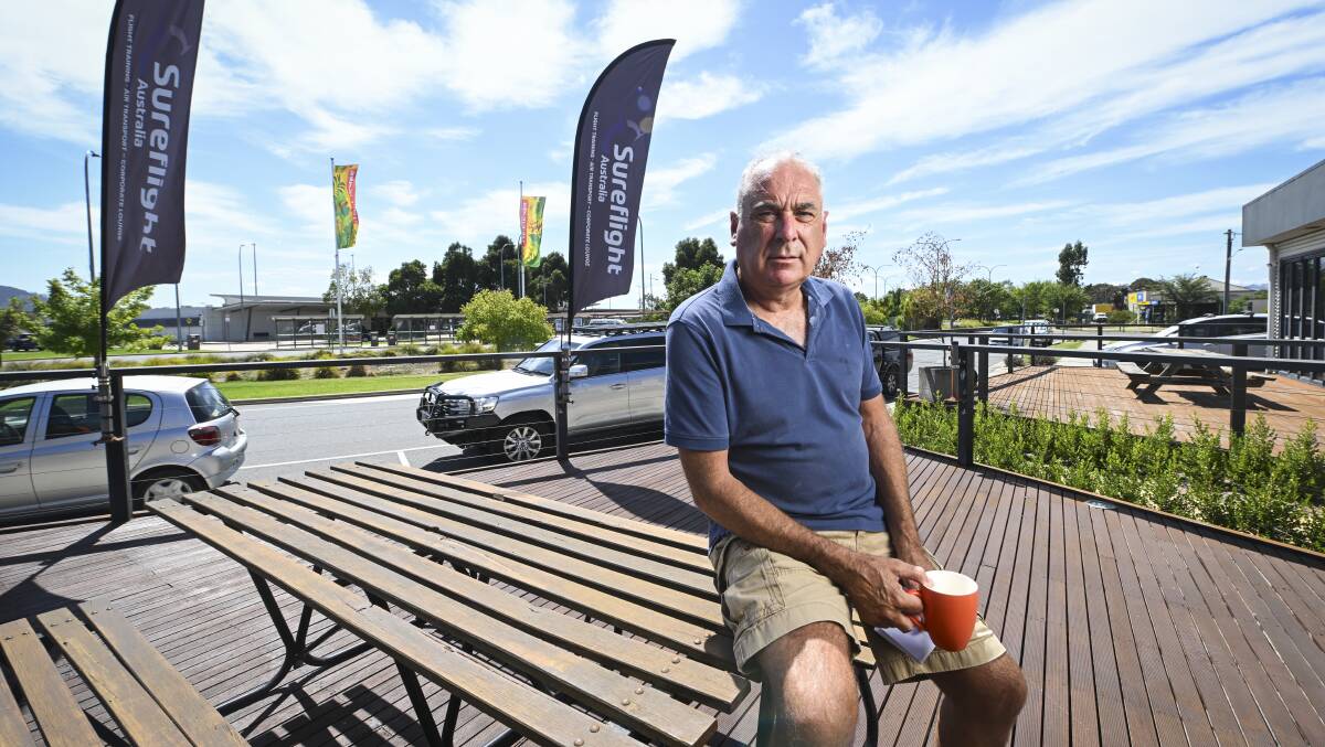 Former Albury councillor Murray King believes an opportunity to bring fresh thinking into the city's management has been lost with the reappointment of Frank Zaknich. 