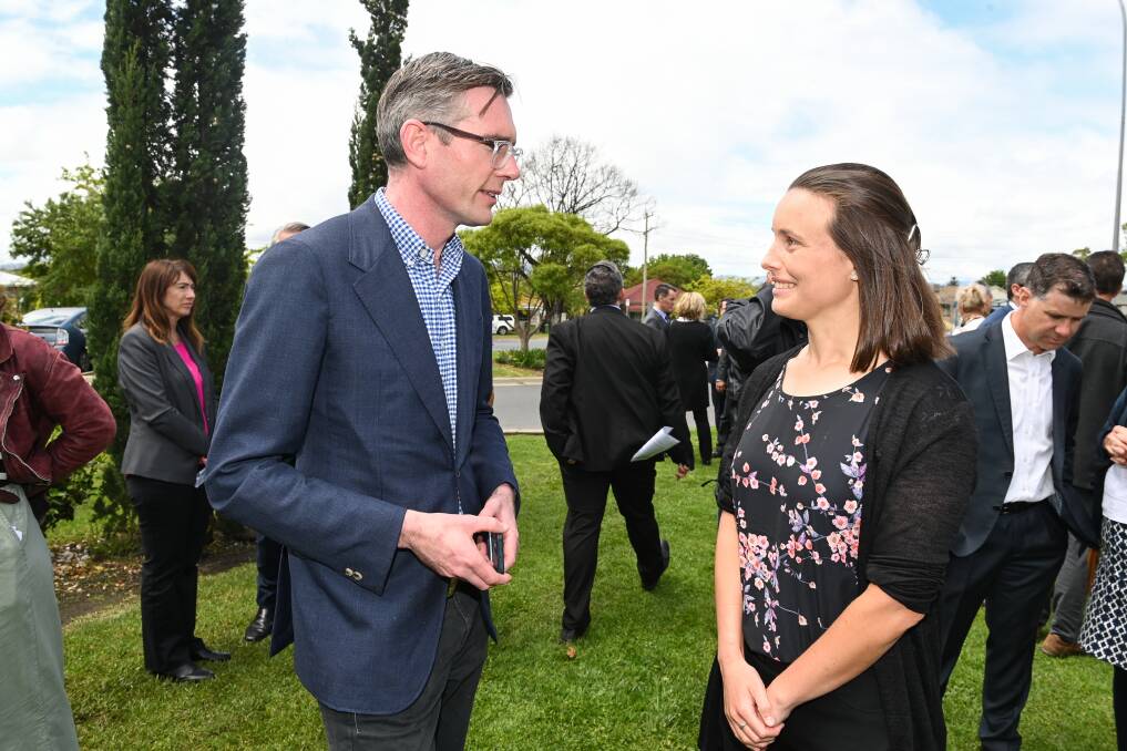 Then NSW premier Dominic Perrottet speaks to Amanda Cohn after announcing the planned upgrade of Albury hospital in October 2022. Picture by Mark Jesser