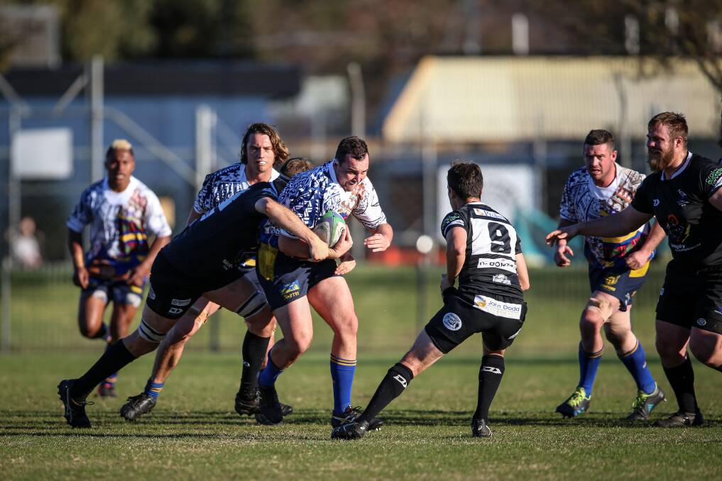 GALLANT EFFORT: Stephen McMahon was one of 16 players available for the Albury-Wodonga Steamers, who were decimated by the Victorian lockdown against Tumut on Saturday. Picture: MARK JESSER