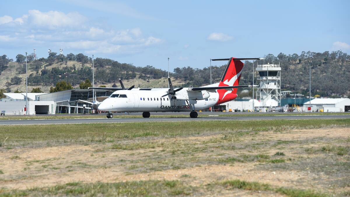 A Qantas plane travelling from Sydney to Albury was unable to land at the Border airport on Monday morning due to poor weather conditions and was forced to circle back to where it started. File picture