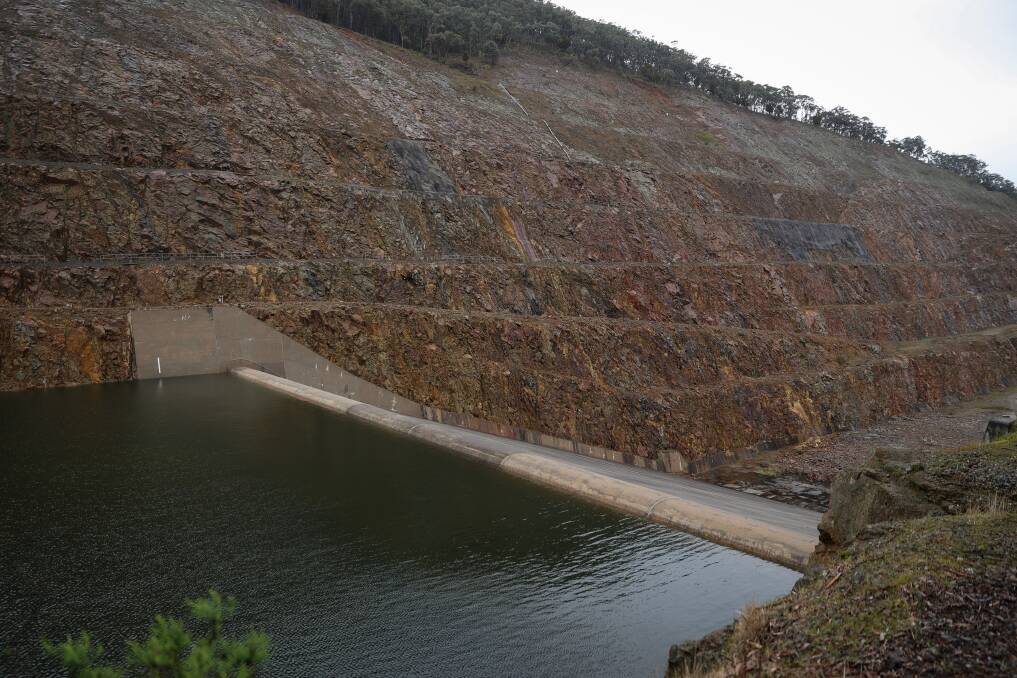 The Murray-Darling Basin Authority says based on forecast rain this week, the Dartmouth Dam storage level was expected to approach but not reach the spillway this weekend.