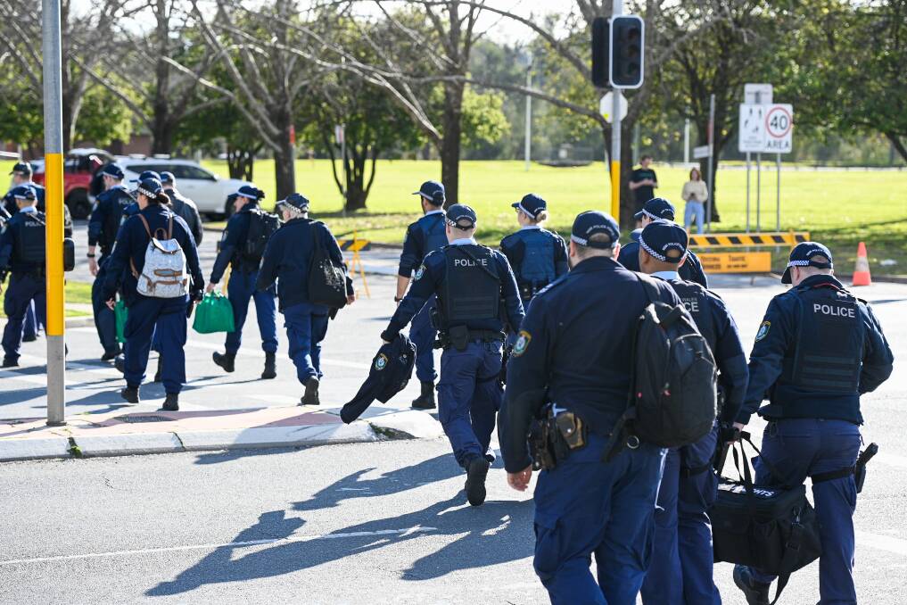 The police presence in Albury-Wodonga due to the border closure can be confronting for refugee communities, who are receiving support in applying for the entry permit. Picture: MARK JESSER