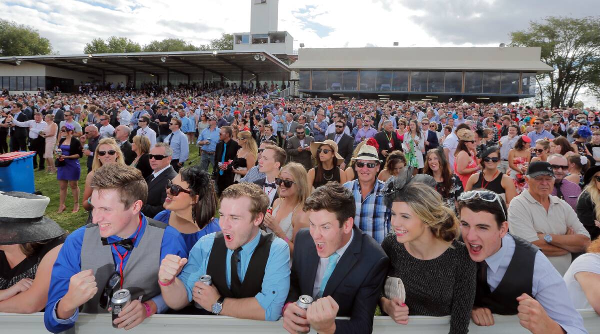 NSW Government locks in Albury Gold Cup halfday holiday for two years