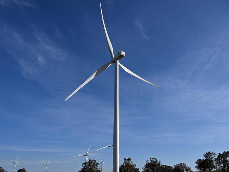 Long-term energy storage is needed to support wind and solar farms, a report finds. (Mick Tsikas/AAP PHOTOS)