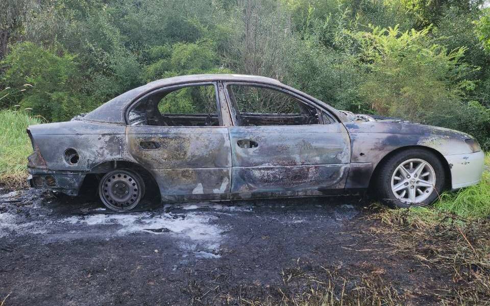 A burnt out Holden Commodore, set alight on Kiewa Street on the afternoon of Thursday, January 18. Picture supplied