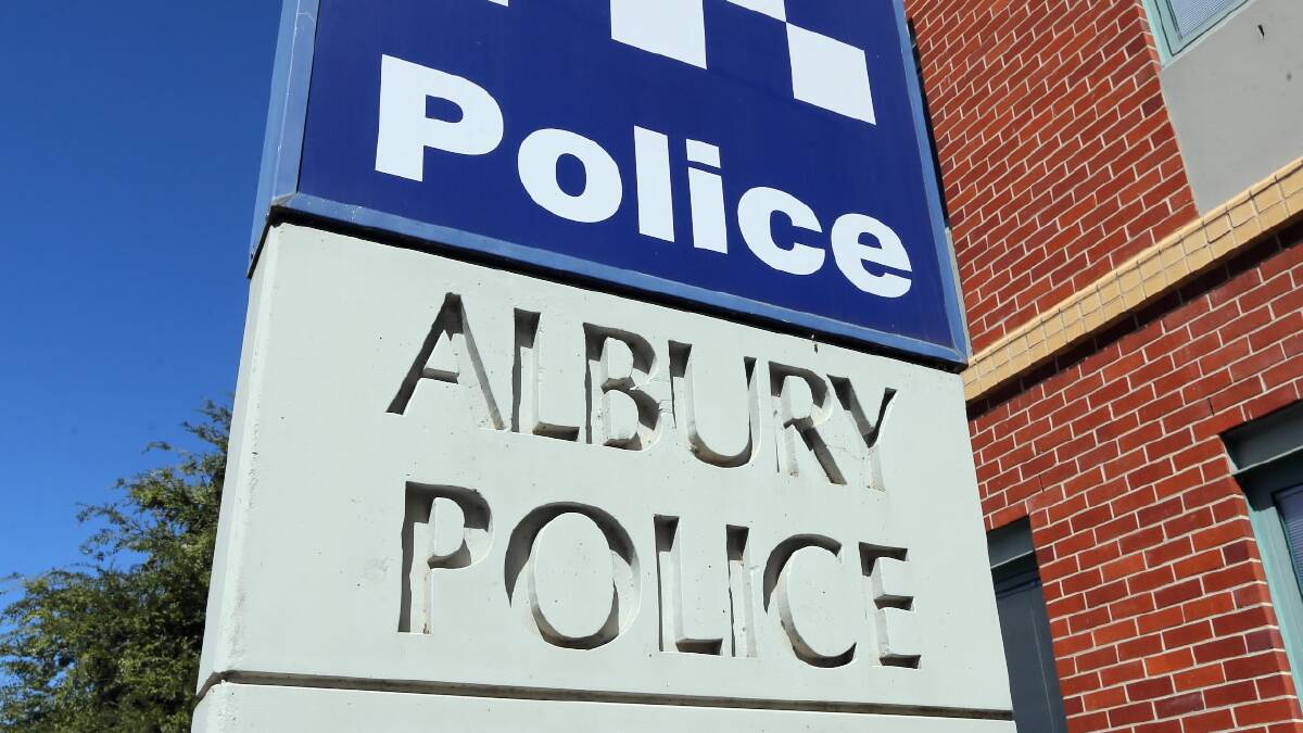 Albury police officer admits to assault following arrest