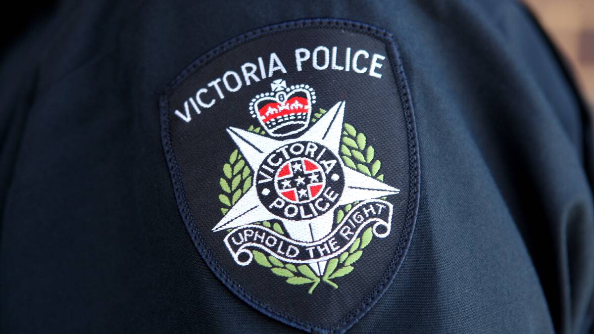 Man rolls stolen car at Sumsion Gardens in Wodonga before fleeing area