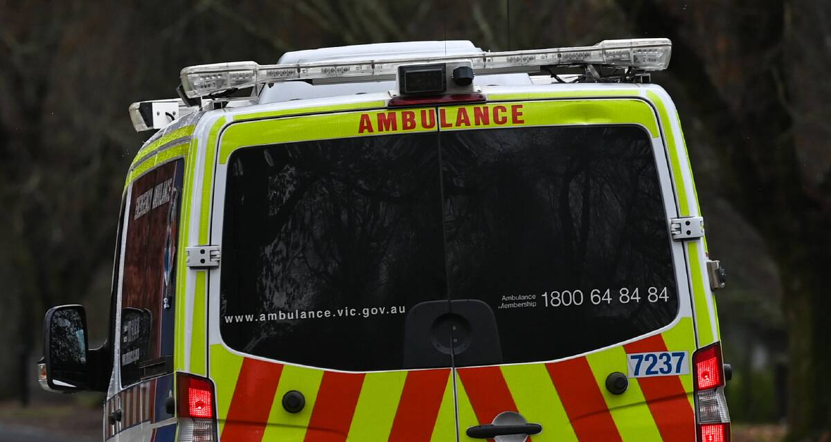 Men hospitalised in caravan crash on Hume Highway at Glenrowan