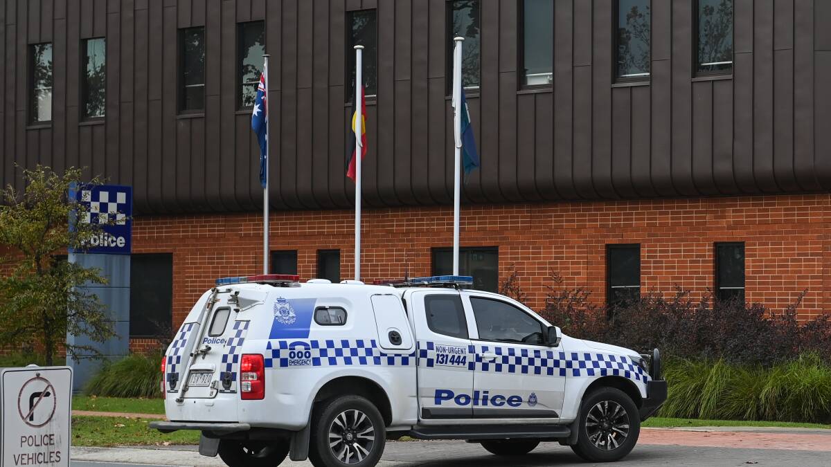 Police seize gun, drugs, during search of home in West Wodonga