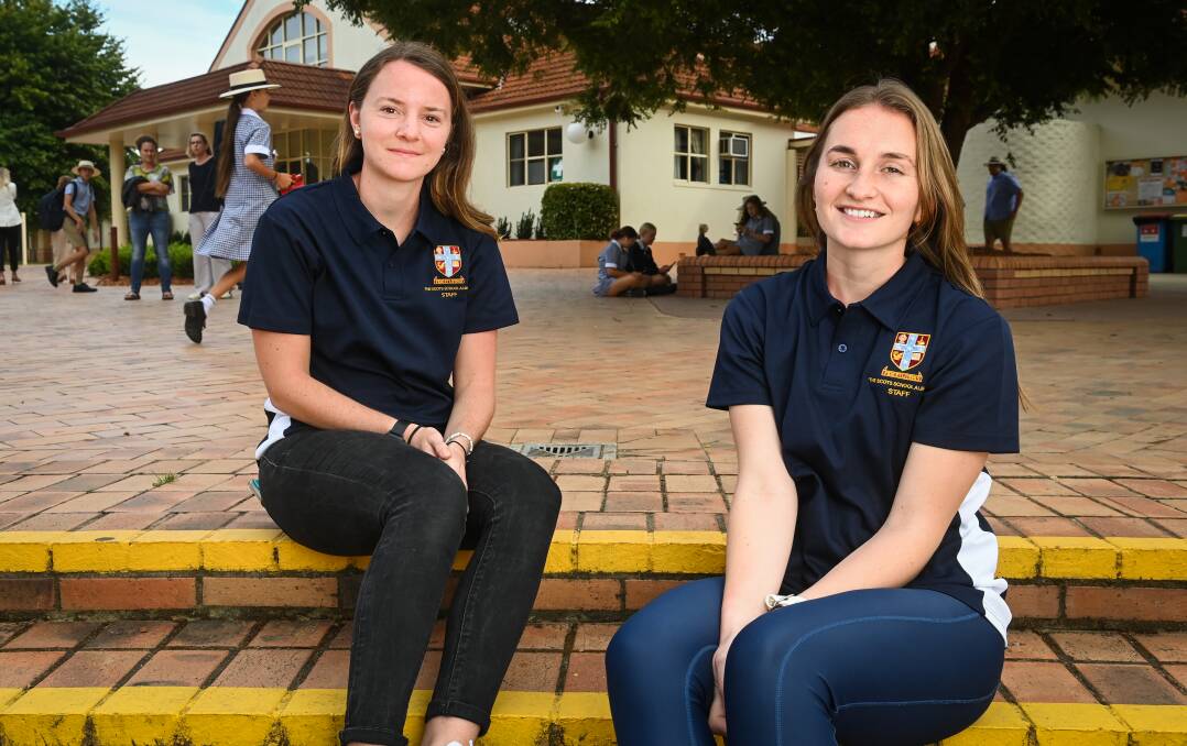 INTERNATIONAL INPUT: Justine Van Lathem and Pippa Best will share their hockey experience with students at The Scots School Albury as well as their teammates and junior players at Hockey Albury-Wodonga. Picture: MARK JESSER